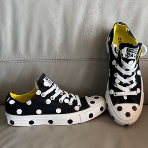 Converse Black and White Polka Dot Sneakers sz 6
